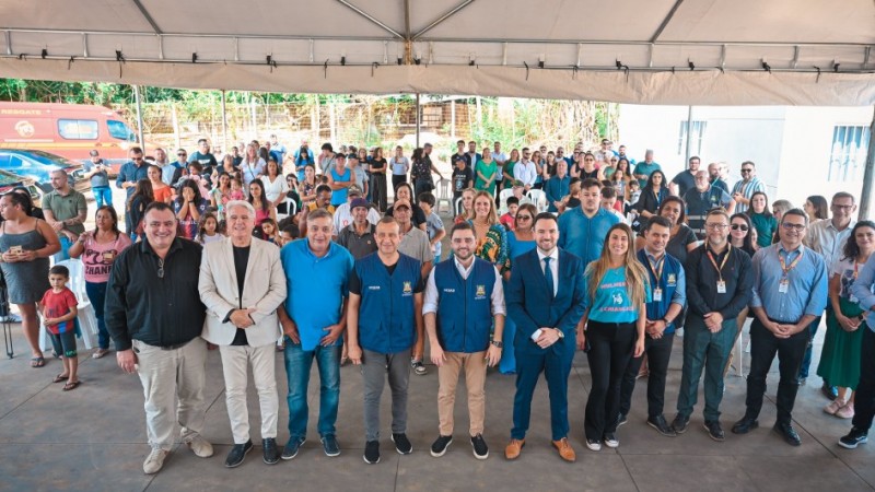 A entrega foi realizada pelo vice-governador Gabriel Souza e pelo titular da Sehab, Carlos Gomes